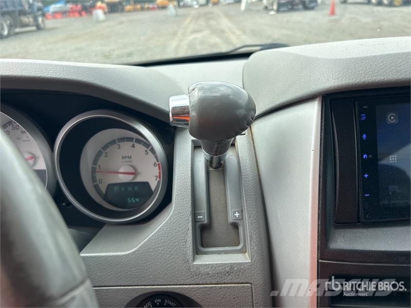 Dodge Caravan SE Automašīnas