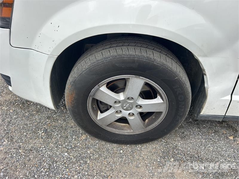 Dodge Caravan SE Automašīnas