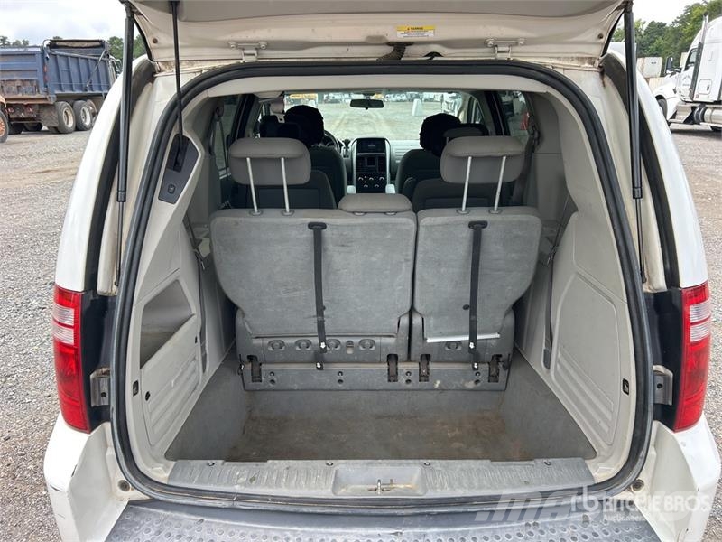 Dodge Caravan SE Automašīnas