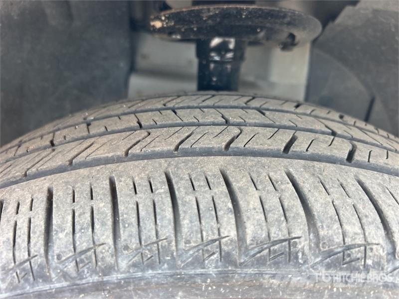 Dodge Caravan SE Automašīnas