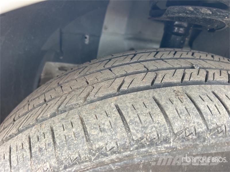 Dodge Caravan SE Automašīnas