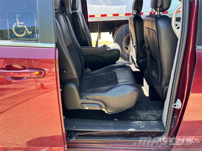 Dodge Grand Caravan SXT Minivan 자동차