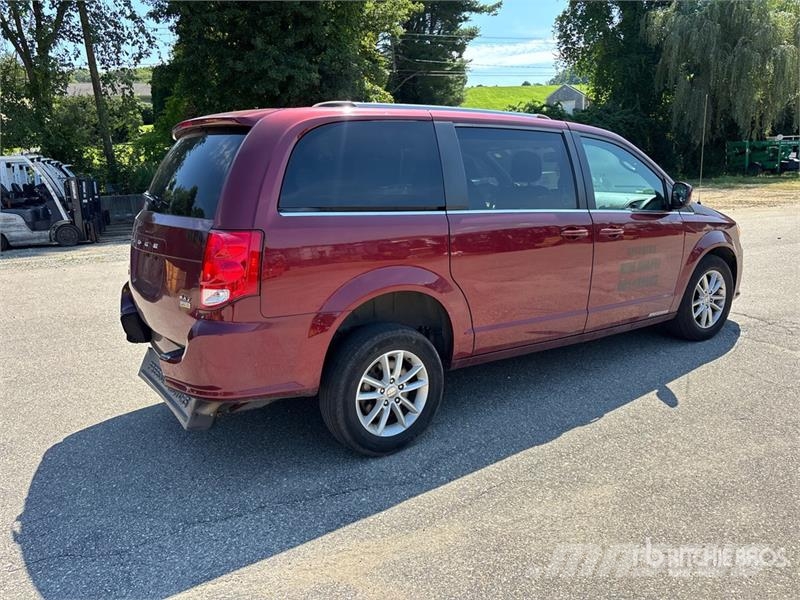 Dodge Grand Caravan SXT Minivan 자동차