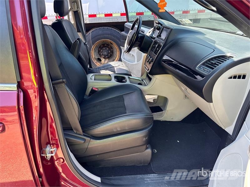 Dodge Grand Caravan SXT Minivan 자동차