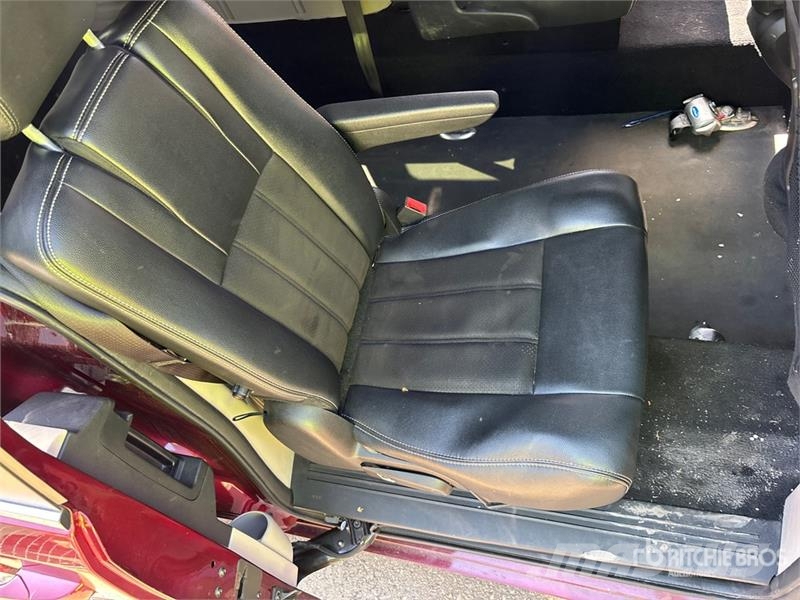 Dodge Grand Caravan SXT Minivan 자동차