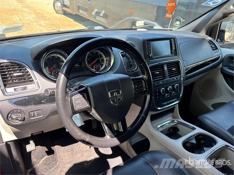 Dodge Grand Caravan SXT Minivan 자동차