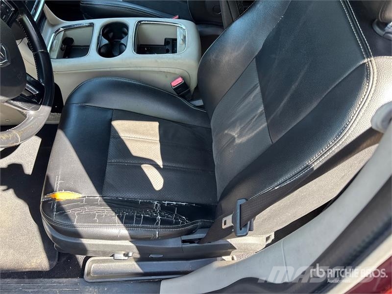 Dodge Grand Caravan SXT Minivan 자동차