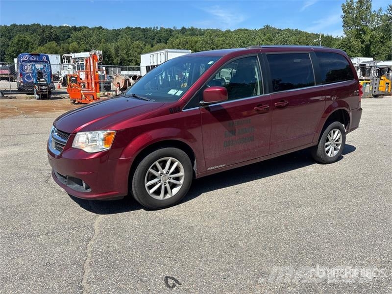 Dodge Grand Caravan SXT Minivan 자동차