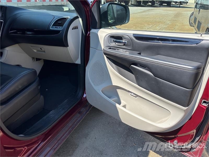 Dodge Grand Caravan SXT Minivan 자동차