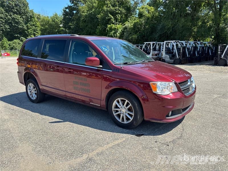 Dodge Grand Caravan SXT Minivan 자동차