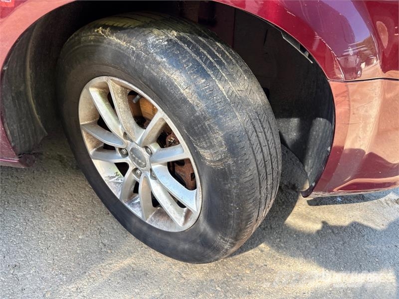 Dodge Grand Caravan SXT Minivan 자동차