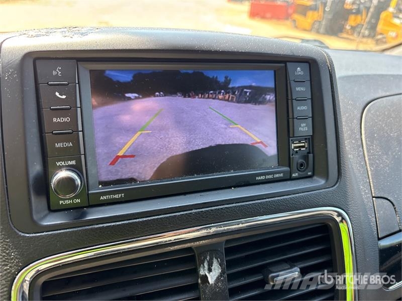 Dodge Grand Caravan SXT Minivan 자동차