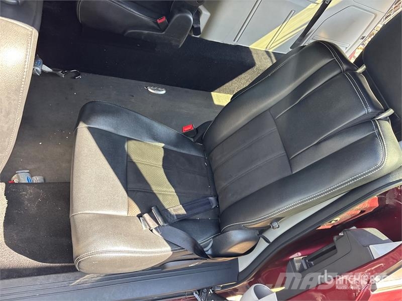 Dodge Grand Caravan SXT Minivan 자동차
