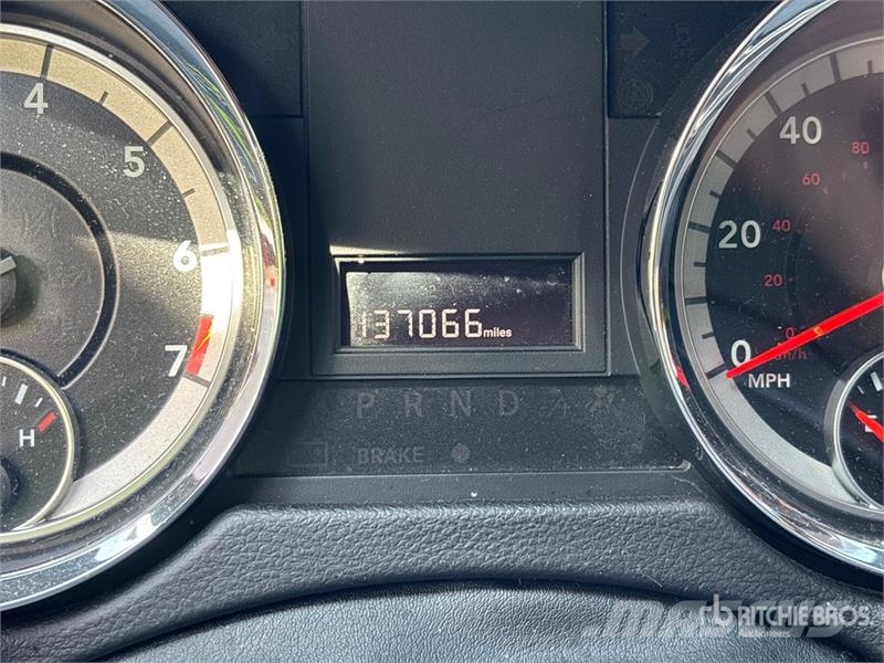 Dodge Grand Caravan SXT Minivan 자동차