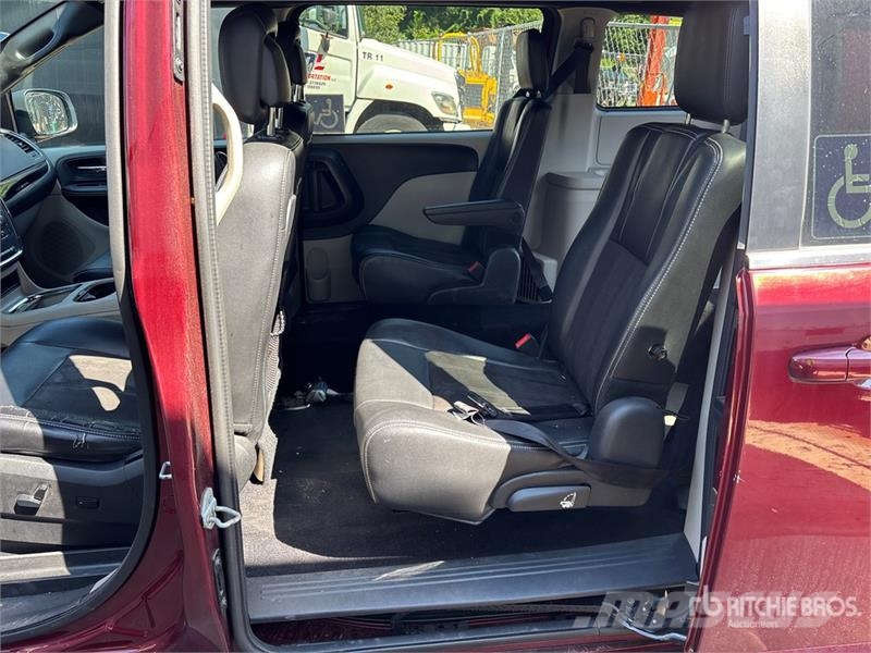 Dodge Grand Caravan SXT Minivan 자동차