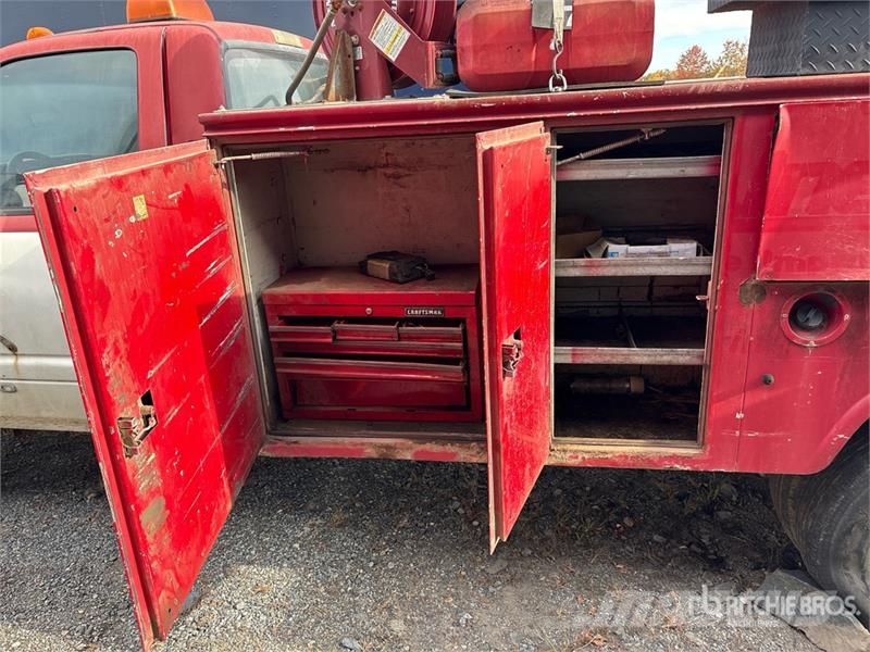 Dodge Ram 3500 Vieglais kravas automobilis/izkraušana no sāniem