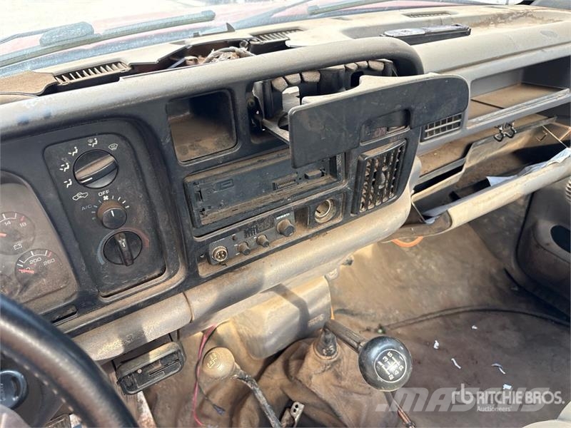 Dodge Ram 3500 Vieglais kravas automobilis/izkraušana no sāniem