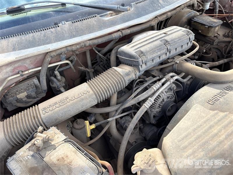 Dodge Ram 3500 Vieglais kravas automobilis/izkraušana no sāniem
