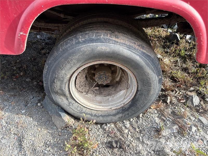 Dodge Ram 3500 Vieglais kravas automobilis/izkraušana no sāniem