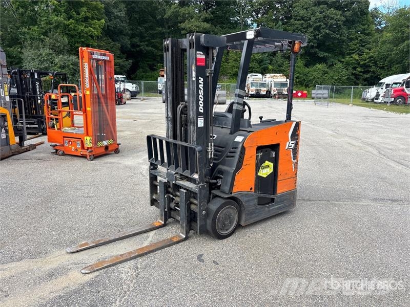 Doosan B15SU-9 2750 lb Electric Forklift Sähkötrukit