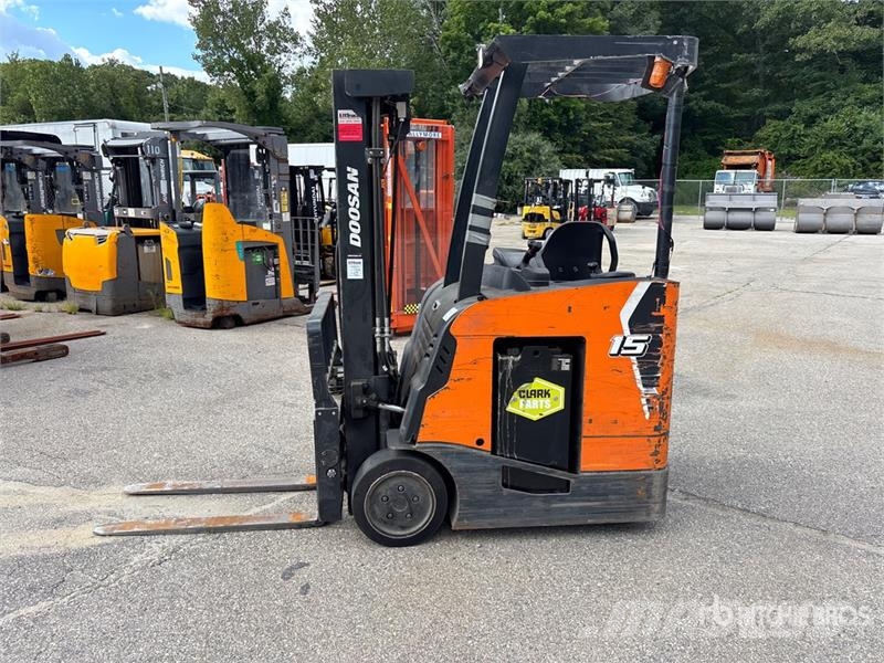 Doosan B15SU-9 2750 lb Electric Forklift Sähkötrukit