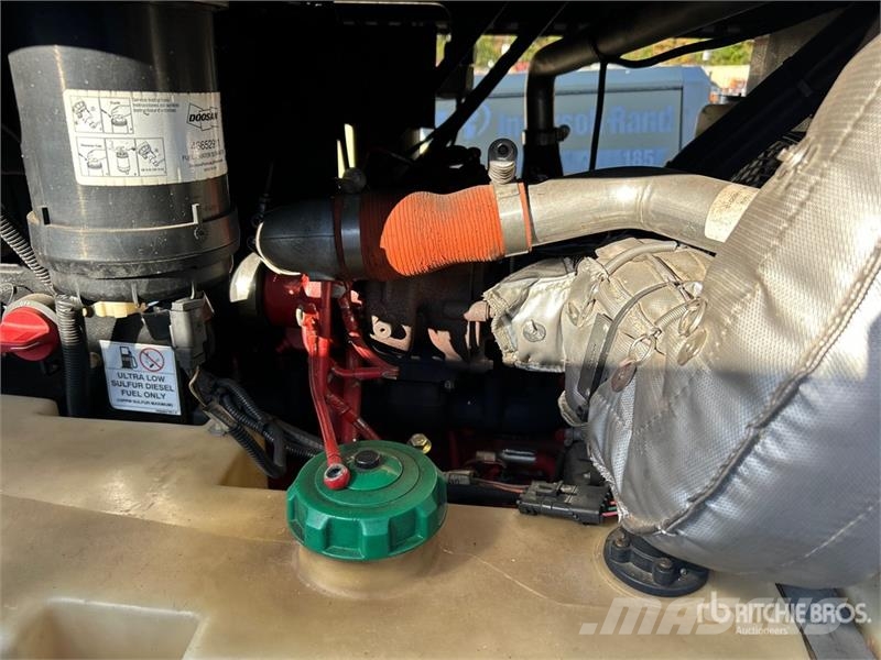 Doosan HP375 375 cfm Mobile Air Compressor Compressors