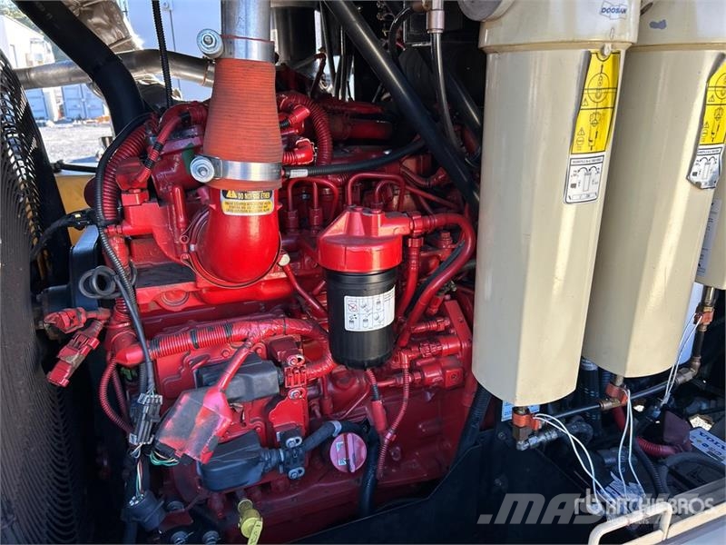 Doosan HP375 375 cfm Mobile Air Compressor Compressors