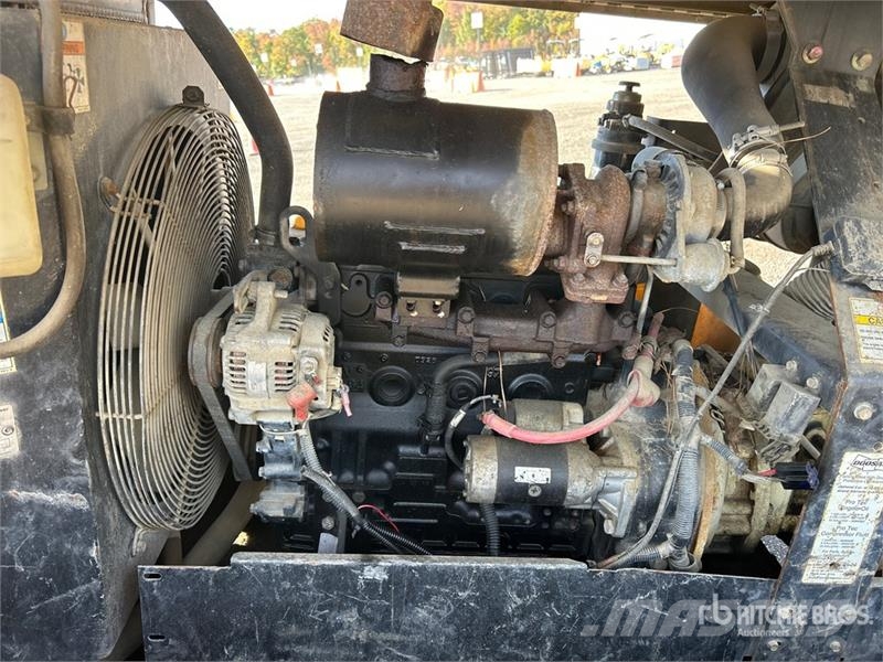 Doosan P185WYM-T4I コンプレッサー