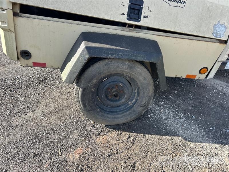 Doosan P185WYM-T4I コンプレッサー