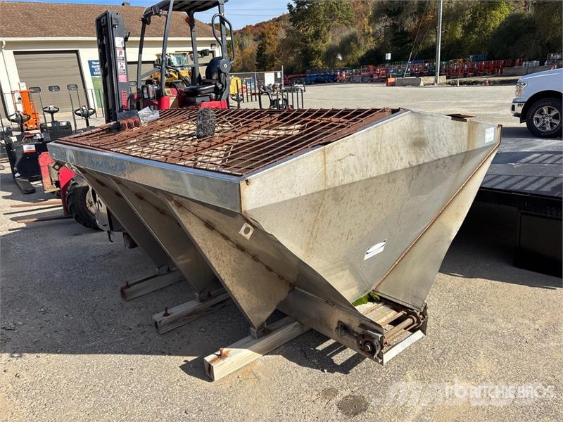  DownEaster Electric Slide-In Salt Spreader - Fits  砂鹽撒布機