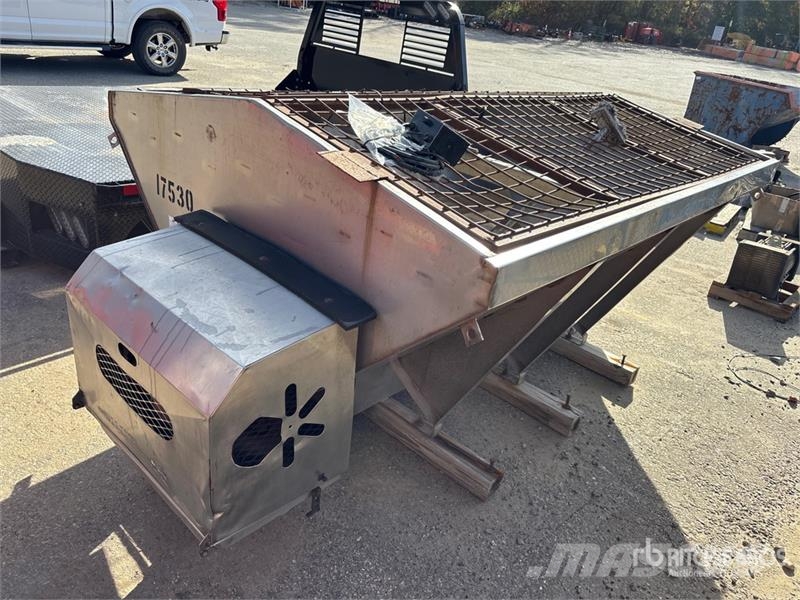  DownEaster Electric Slide-In Salt Spreader - Fits  砂鹽撒布機