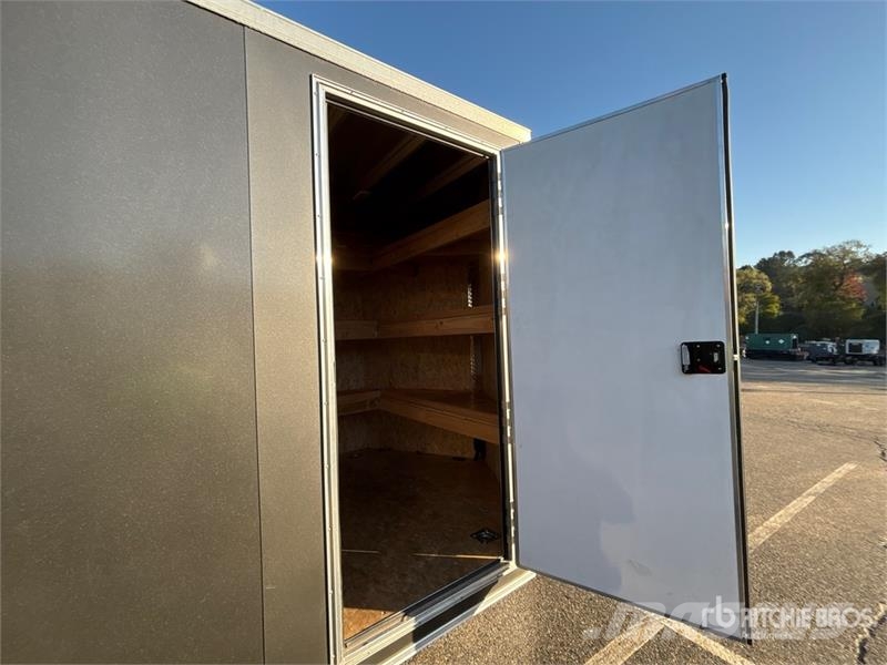  Durabull 16 ft T/A Enclosed Trailer Причепи-фургони