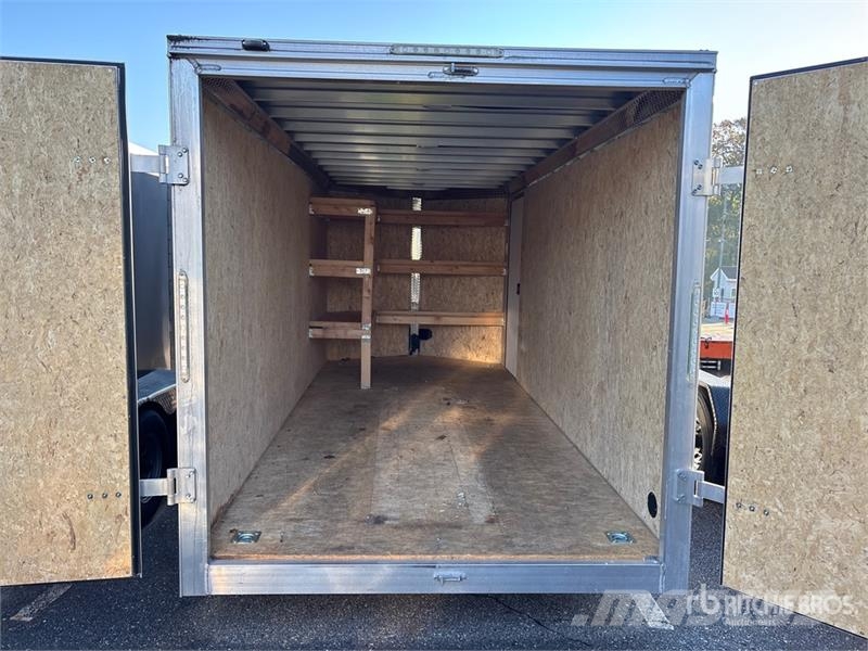  Durabull 16 ft T/A Enclosed Trailer Причепи-фургони