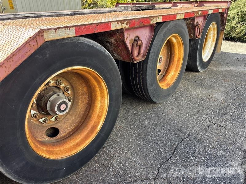Eager Beaver 50GSL-PT Tri/A Lowboy Trailer Низкорамные прицепы