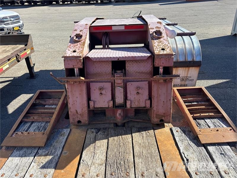 Eager Beaver 50GSL-PT Tri/A Lowboy Trailer Низкорамные прицепы