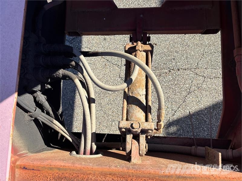 Eager Beaver 50GSL-PT Tri/A Lowboy Trailer Низкорамные прицепы