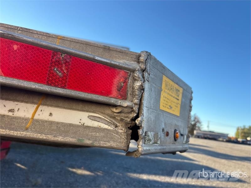  East 48 ft T/A Flatbed Trailer مقطوروات مسطحة/مفصلية الجوانب