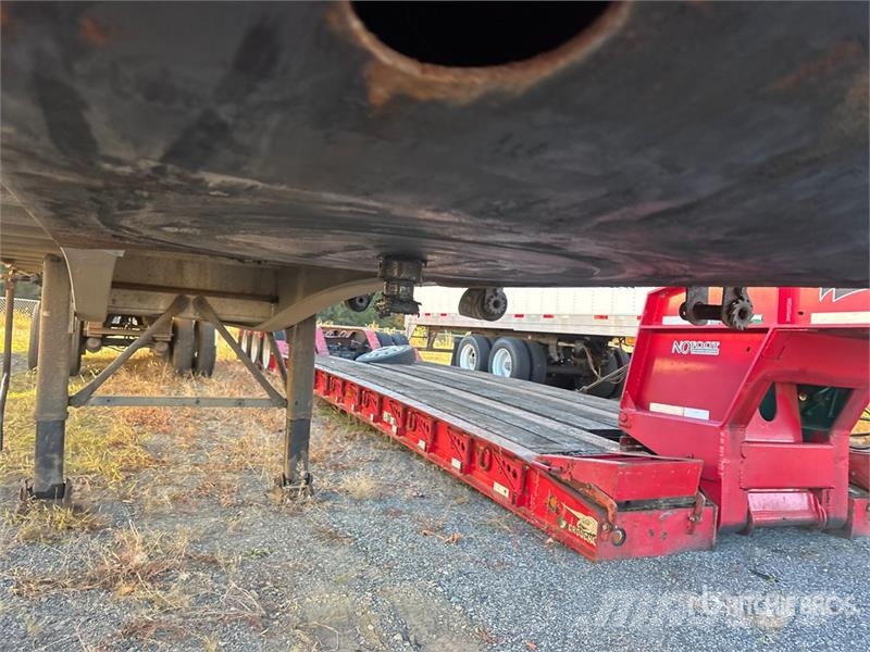 East Mfg 48 ft T/A Flatbed Trailer 自卸半挂车