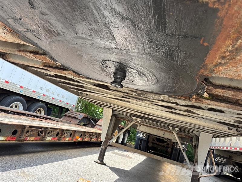 East Mfg SE 48 ft Tri/A Aluminum Live Bottom Trailer Puspriekabės su grindimis
