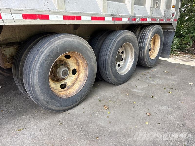 East Mfg SE 48 ft Tri/A Aluminum Live Bottom Trailer Puspriekabės su grindimis