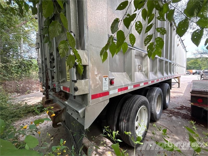 East Mfg SE 48 ft Tri/A Aluminum Live Bottom Trailer Puspriekabės su grindimis