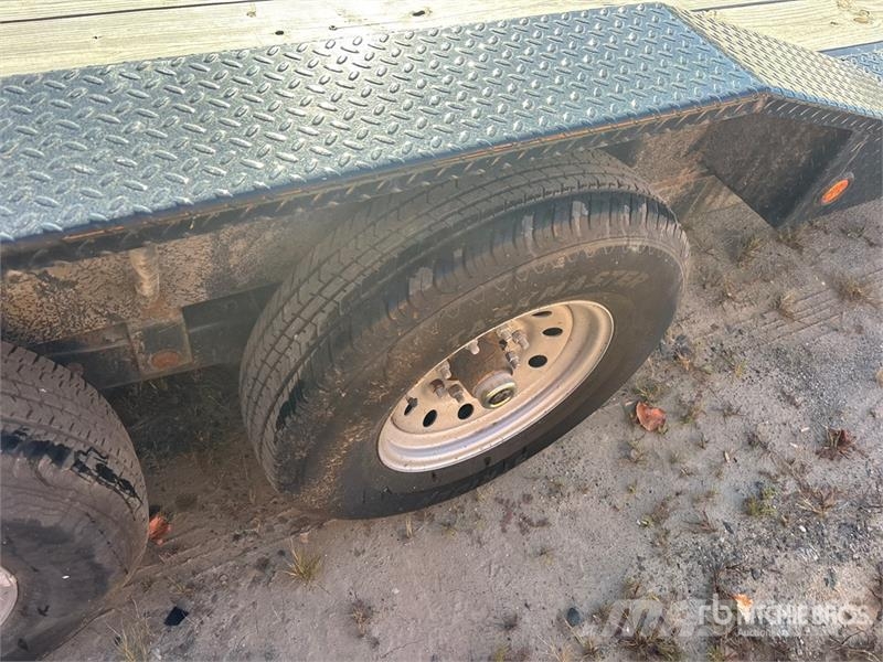 East Mfg Texas 32 ft T/A Gooseneck Equipment Trailer Prikolice za prevoz vozil