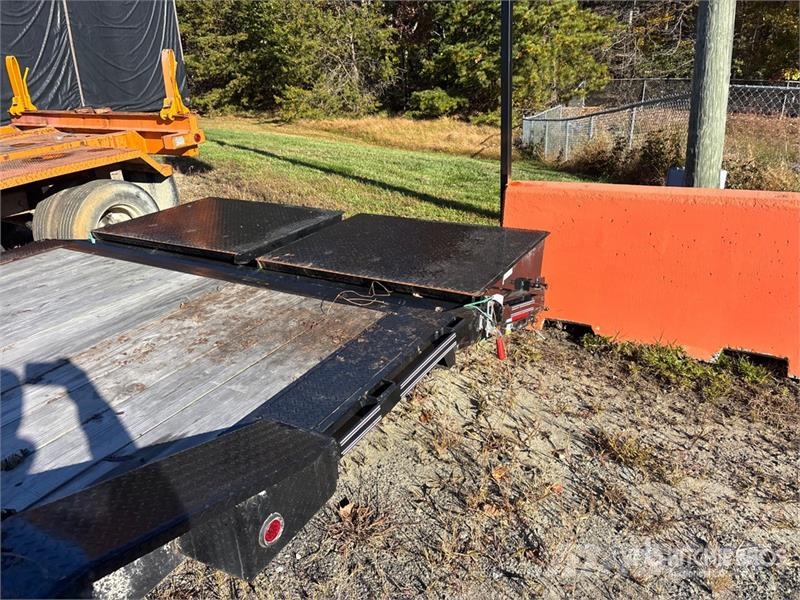 East Mfg Texas 32 ft T/A Gooseneck Equipment Trailer Prikolice za prevoz vozil