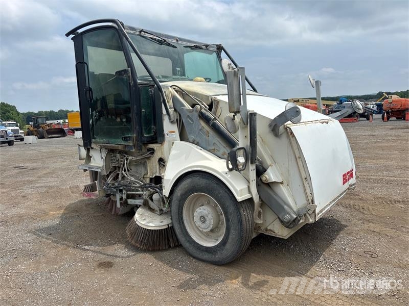 Elgin Pelican Sweeper Truck Camión de barrendero