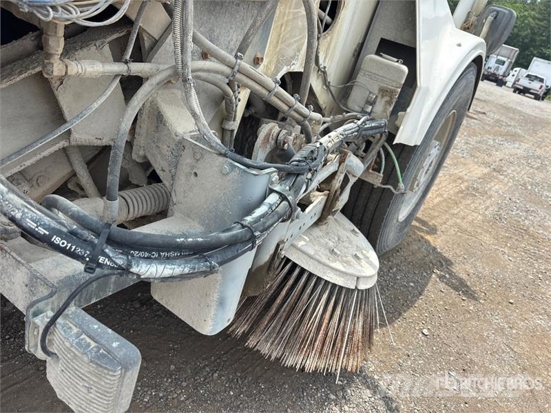 Elgin Pelican Sweeper Truck Camión de barrendero