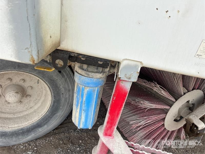 Elgin Pelican Sweeper Truck شاحنات كاسحة