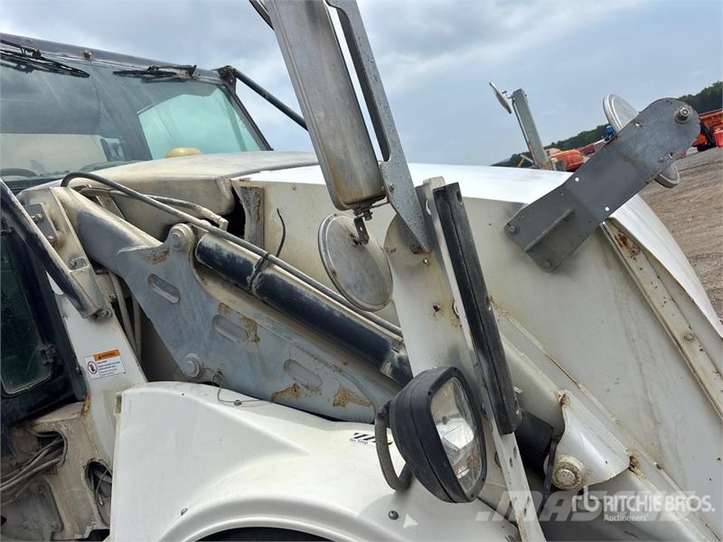 Elgin Pelican Sweeper Truck Camión de barrendero