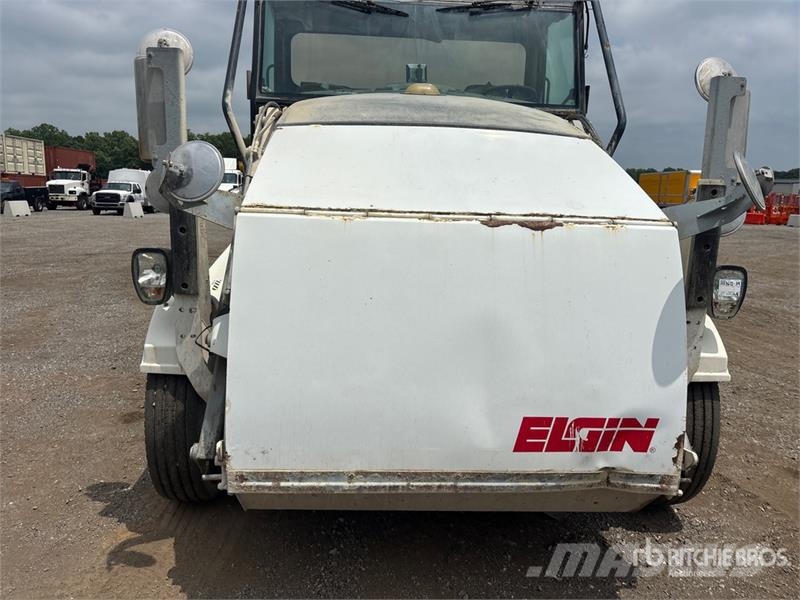 Elgin Pelican Sweeper Truck شاحنات كاسحة