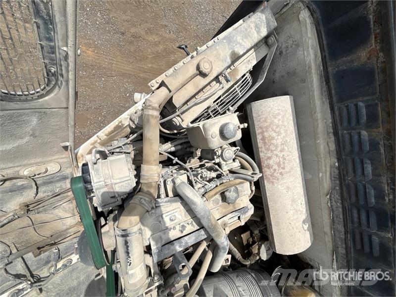 Elgin Pelican Sweeper Truck شاحنات كاسحة