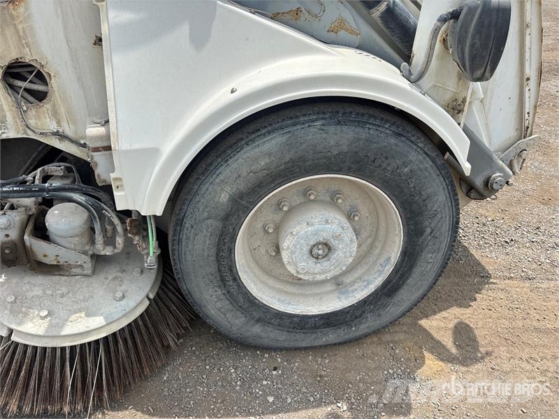 Elgin Pelican Sweeper Truck Camión de barrendero